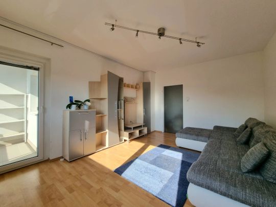 Helle 2-Zimmer-Wohnung mit Loggia & Parkplatz – nahe Traisenpark und Seen - Photo 1