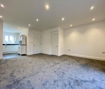 3 bedroom semi-detached house to rent - Photo 6