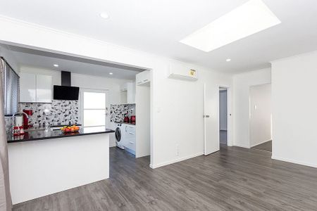 Beautiful home in a perfect location - Photo 2