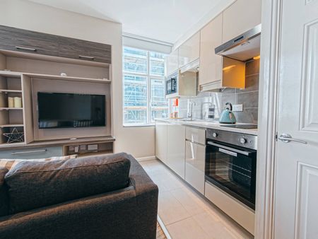 Apt 20, Eagle House - Photo 3