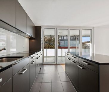 Lichtdurchflutete 3.5 Zimmerwohnung in Sissach - Photo 2