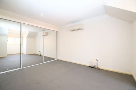 Home For Rent - Photo 3