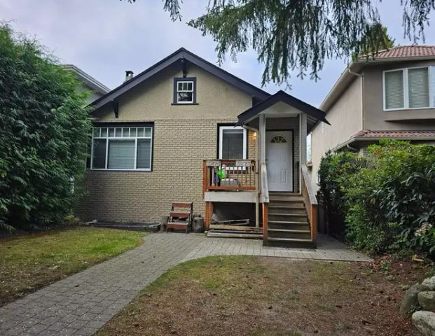 Spacious 4-Bedroom Home in Prime Dunbar Location! Available Nov 1st | 3275 West 32nd Avenue, Vancouver - Photo 1