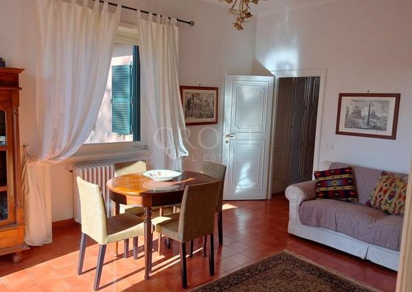 Ardeatina-Divino Amore: Quiet, charming rustic villa, big and well-curated garden, 3 beds, 1 study, 3 baths, living room, kitchen, with terraces , AC and parking space. Ref 2322