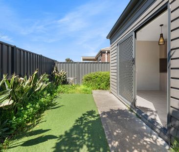 Charming 3-Bedroom, 2-Bathroom Home with Low-Maintenance Yard and M... - Photo 5