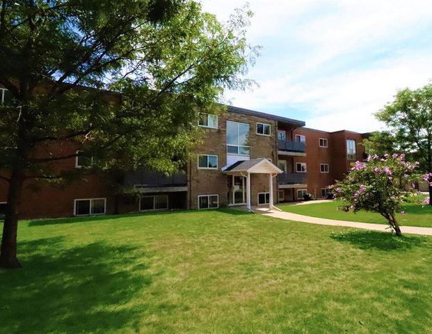 Dunn Suites | 6586 Drummond Road, Niagara Falls - Photo 1