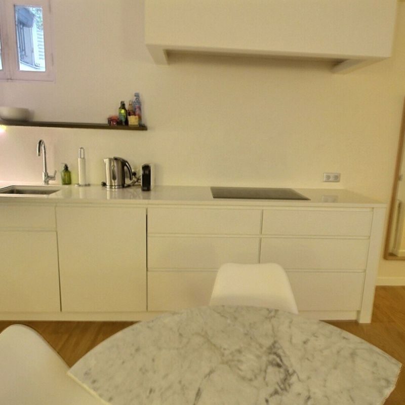 Location meublée - Paris 75006- 2 Pièces- rue de Seine - Photo 1