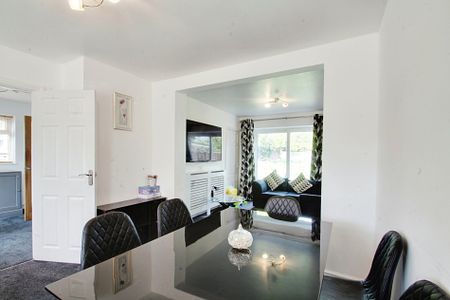 3 bed semi-detached house to rent in Pinewood Green, Iver Heath, SL0 - Photo 2