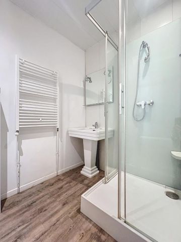 Location Appartement 3 pièces 110m² AGEN 47000 - Photo 5