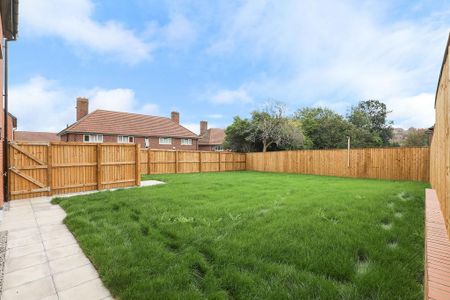 3 bedroom detached house to rent - Photo 5