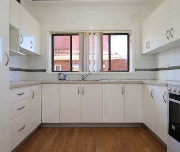 Three Bedroom Home - Photo 4