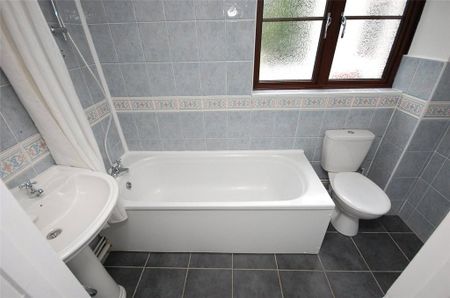 2 bedroom end of terrace house to rent - Photo 5