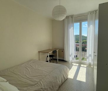 Location Appartement 4 pièces 83m² AIX EN PROVENCE 13100 - Photo 3