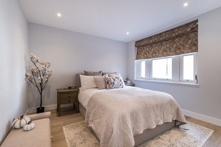 4 bedroom mews to rent - Photo 5