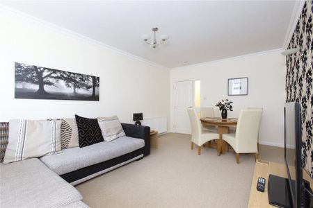2 bedroom flat to rent - Photo 3