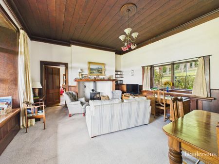 6 bedroom detached house to rent - Photo 2