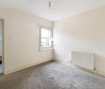 2 bedroom end of terrace house to rent - Photo 2