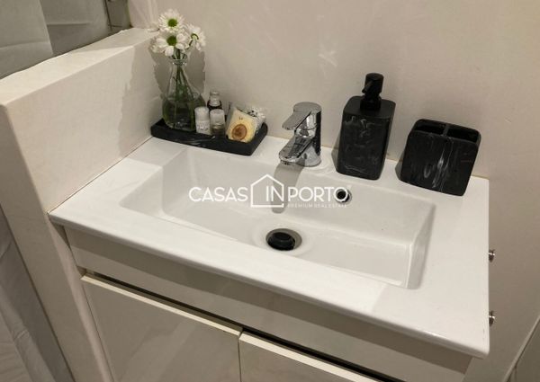 T1 para arrendamento na Rua Santa Catarina - Porto