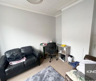 4 bedroom terraced house to rent - Photo 3