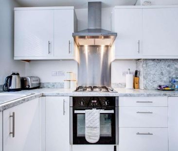 George Street, Staines-upon-Thames, Surrey,TW18 - Photo 2