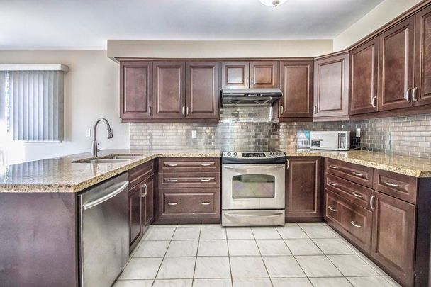 For Lease - 2667 Wynten Way, Oakville, Ontario - Photo 1