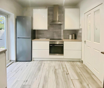 4 bedroom semi-detached house to rent - Photo 1