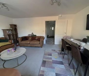 2 bedroom end of terrace house to rent - Photo 3