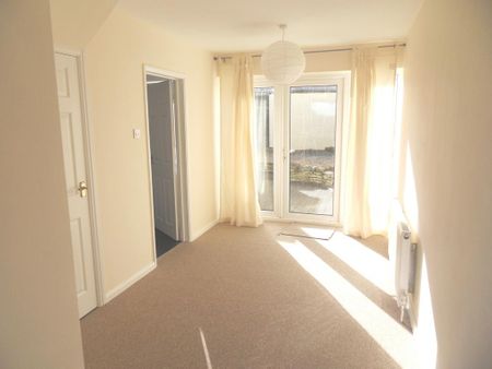 3 bedroom terraced house to rent - Photo 2