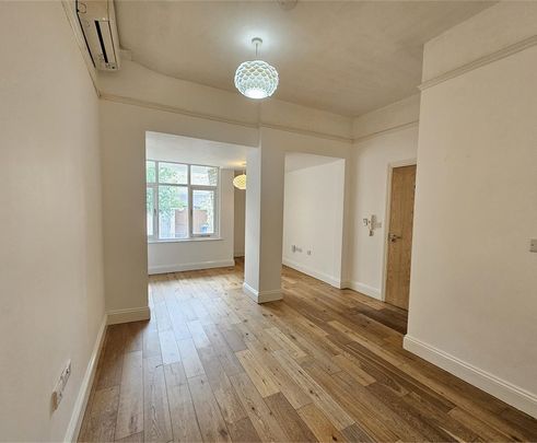 Flat 3, 24 Newmarket Road, Cambridge - Photo 1