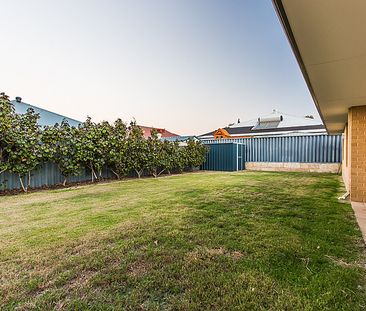 17 Grandis Drive, Baldivis WA 6171 - Photo 3