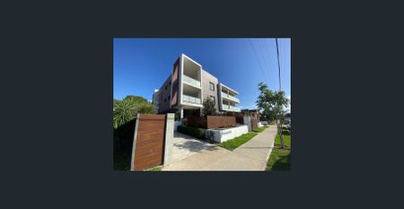 Modern 2-Bedroom Unit - Great Location! STRICTLY 3 MONTH LEASE ONLY - Photo 5