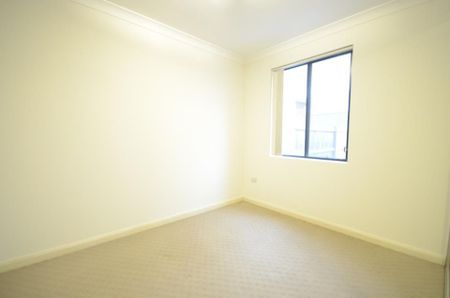 2 Bedroom Apartment in Handy Location&excl; - Photo 2