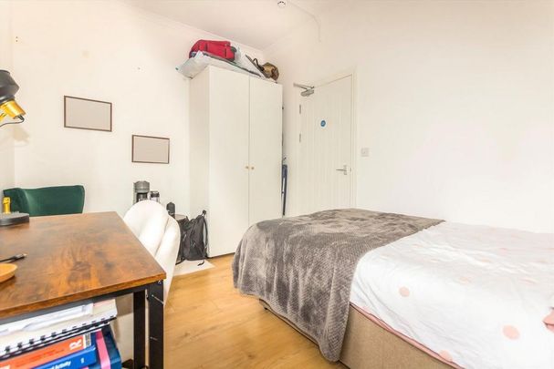 Flat to rent - Photo 1