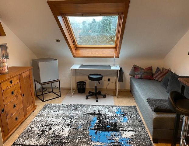 Möblierte Dachgeschoss Wohnung - Foto 1