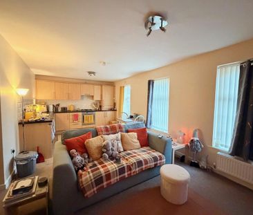 2 bedroom flat to rent - Photo 2