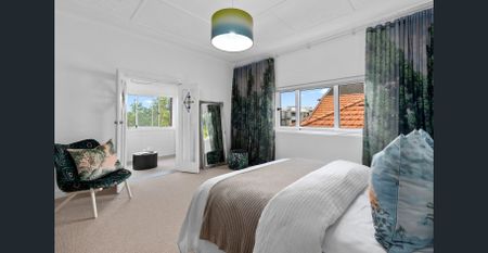 Huge 3 bedroom apartment with north east aspect - Photo 5