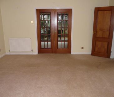 4 bedroom detached house to rent - Photo 3