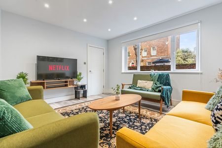 Westminster Bridge Road - Photo 2