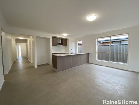 13 Myrta Avenue, Andrews Farm, SA 5114 - Photo 4