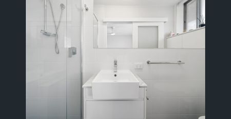 Modern 3-Bedroom Apartment in the Heart of New Farm - Photo 5