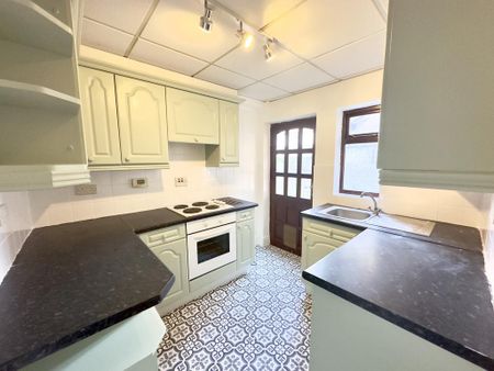 2 bedroom terraced house to rent - Photo 5