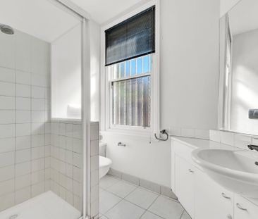 Bright and Private South Yarra Home - Photo 6
