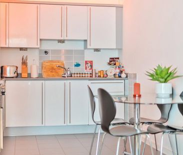 2 bedroom apartment to rent - Photo 2