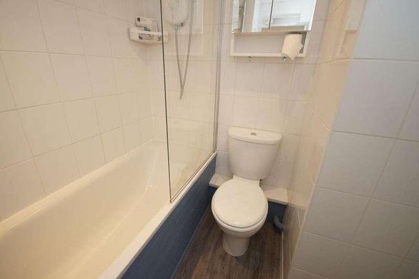 Bishops Cleeve, GL52 - Photo 1