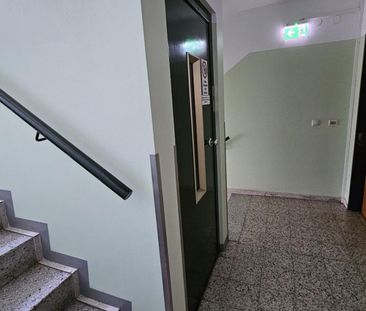 Großzügige 3 Zimmerwohnung mit Rundgang und Loggia - Photo 3