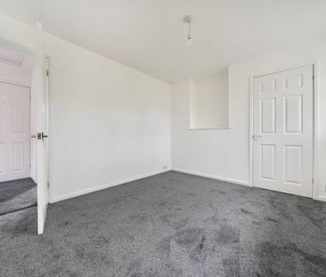 2 bedroom semi-detached house to rent - Photo 3