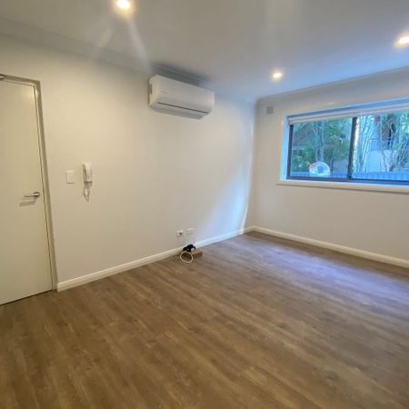 Stylish 2-Bedroom Unit! - Photo 3