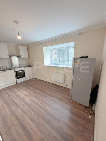 2 bedroom ground floor flat to rent - Photo 2