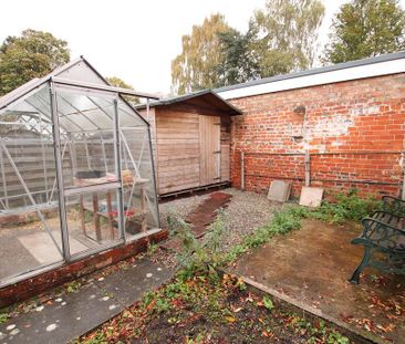 3 bedroom detached house to rent - Photo 5