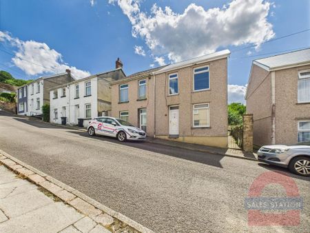 3 bedroom end of terrace house to rent - Photo 5